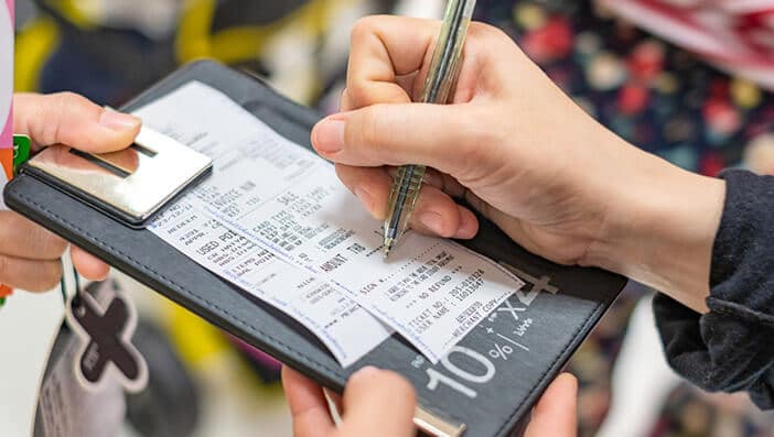 【海外】クレジットカード利用時のサインをする際の注意点と手順を解説