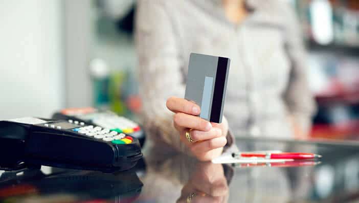 クレジットカード払いでサインが必要な時と必要ない時があるのはなぜ？_2