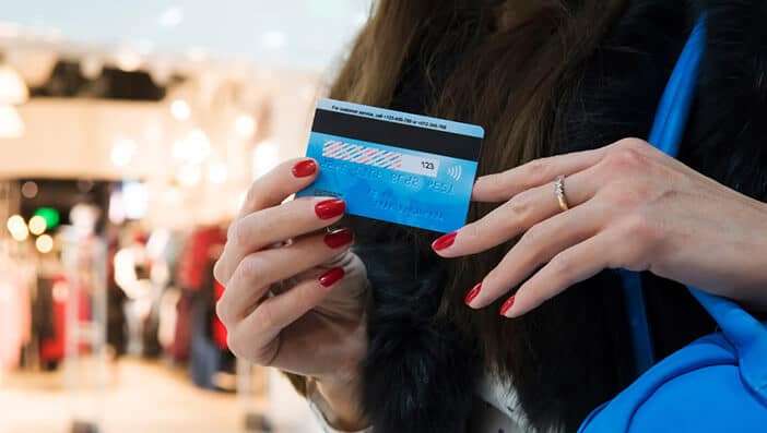クレジットカードの裏署名の意味と正しい書き方・注意点を解説！